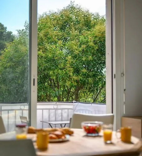 La Villa Julia - Calme - Spacieux - Parking Prive - Climatisation