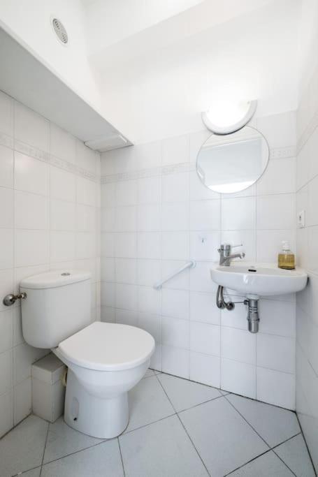 Apartment La Julia - Calme - Spacieux - Parking Prive - Climatisation
